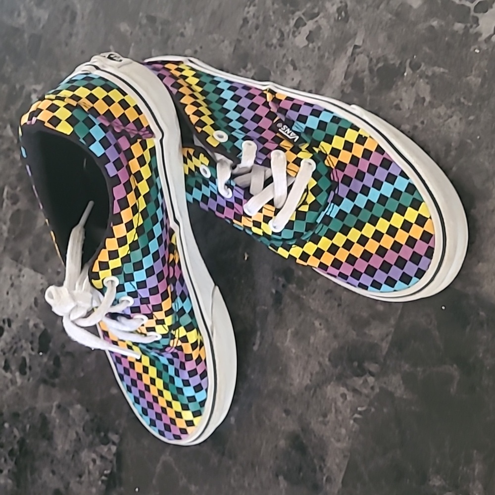 🏆Host Pick!Vans Girls size 3 rainbow checkered athletic lace up canvas sneakers